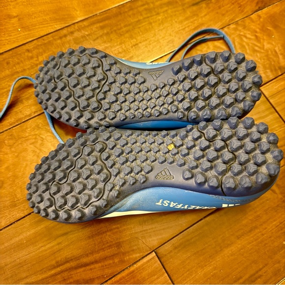 Adidas boys Blue Turf Sneakers size 2 - Picture 4 of 4